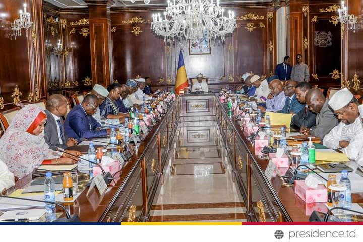 Le Tchad veut réduire son train de vie